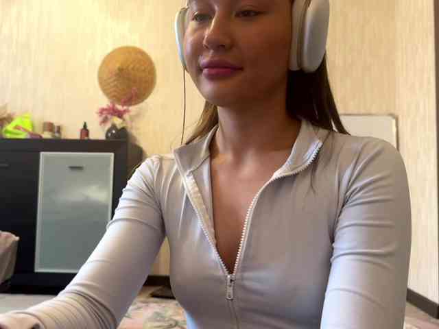 LakishaYanish webcam