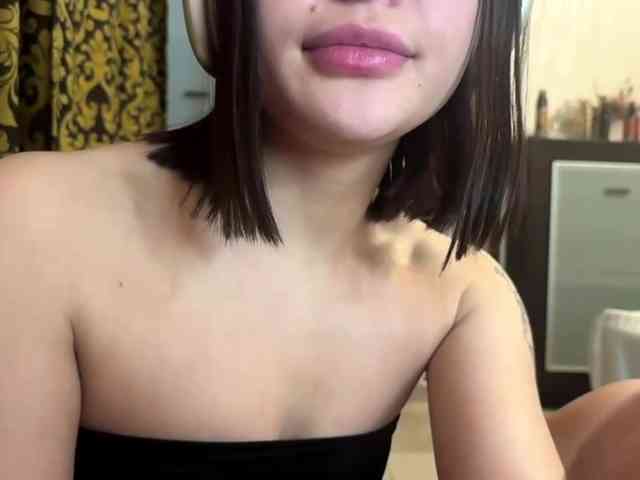 LakishaYanish webcam