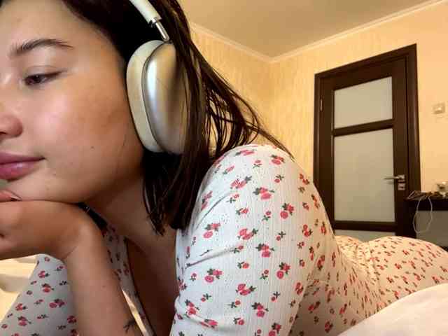 LakishaYanish webcam