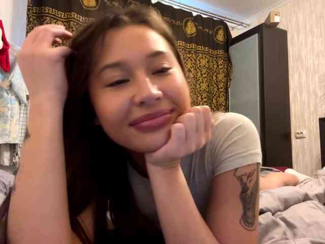 LakishaYanish webcam