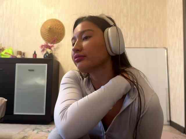 LakishaYanish webcam