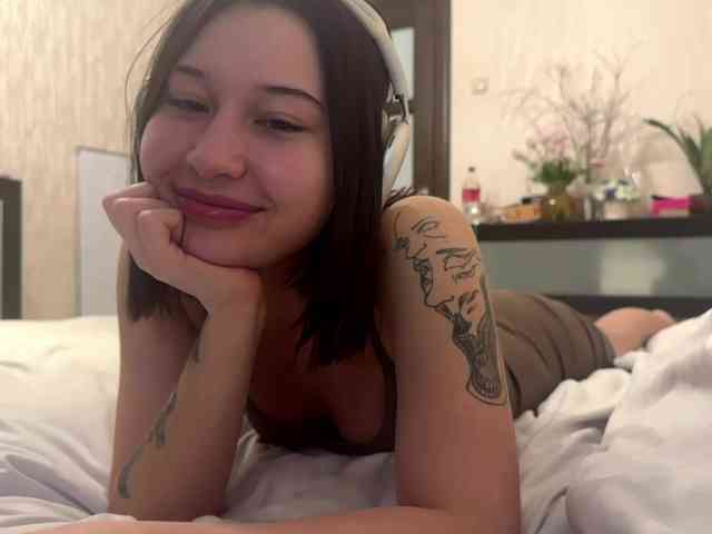 LakishaYanish webcam