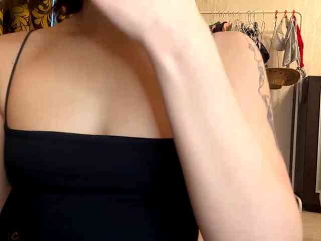 LakishaYanish webcam