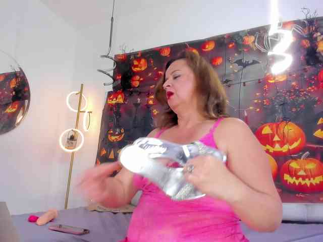 AlexaBennett webcam