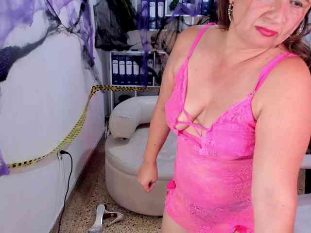 AlexaBennett webcam