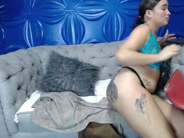 IsaWilliams webcam