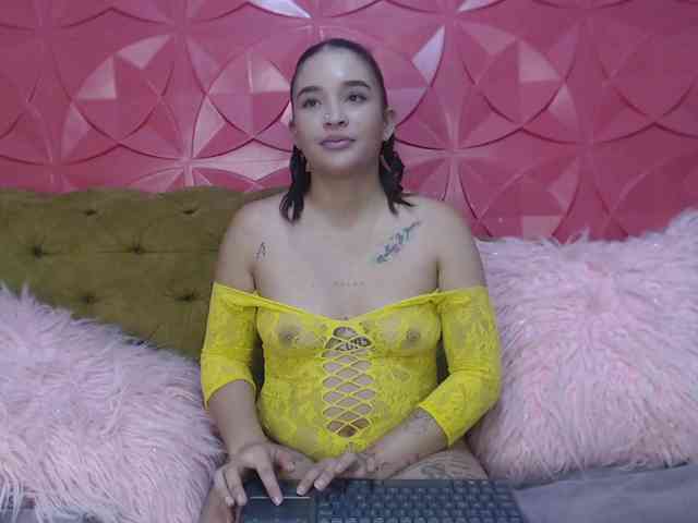 IsaWilliams webcam