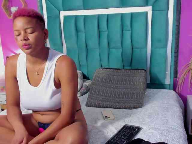 ALEXANDRA-BLANCO webcam