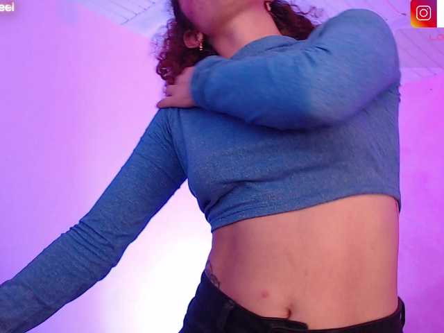 RedVelvett-'s BongaCams show and profile