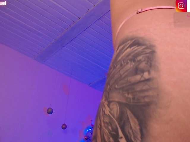 RedVelvett-'s BongaCams show and profile