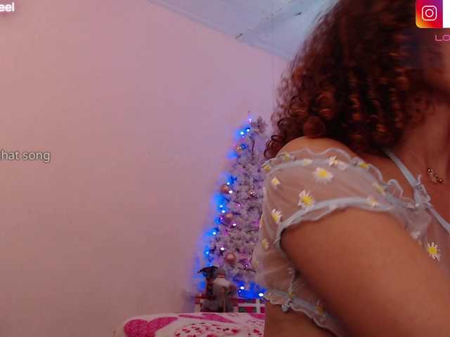 RedVelvett-'s BongaCams show and profile