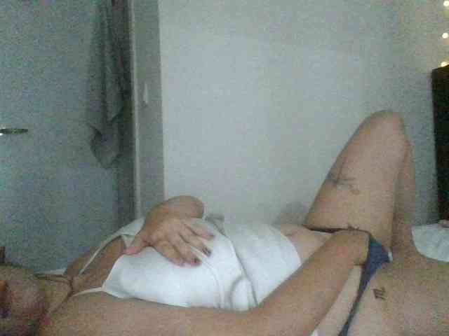 DjennaLove webcam