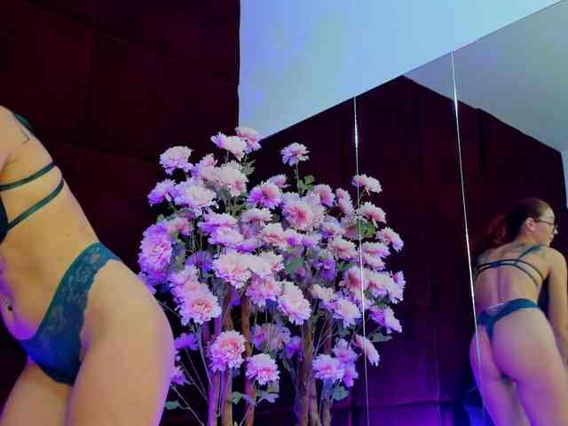 CollegeGirl69 webcam