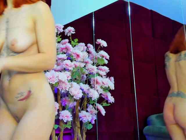 CollegeGirl69 webcam