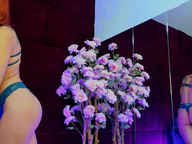 CollegeGirl69 webcam