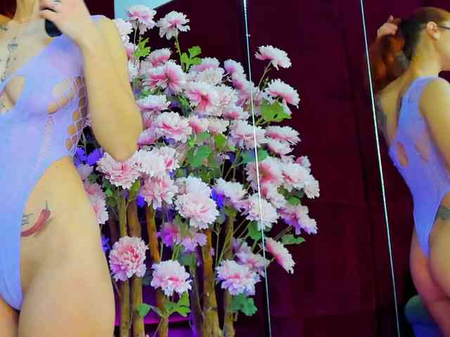 CollegeGirl69 webcam