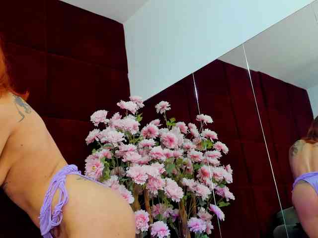 CollegeGirl69 webcam