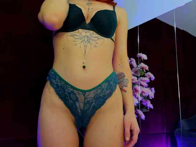 CollegeGirl69 webcam