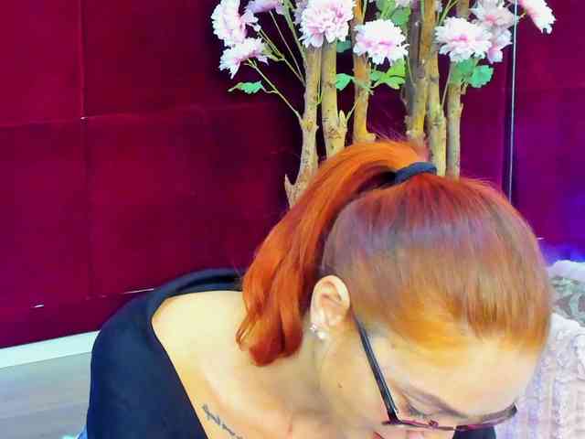 CollegeGirl69 webcam