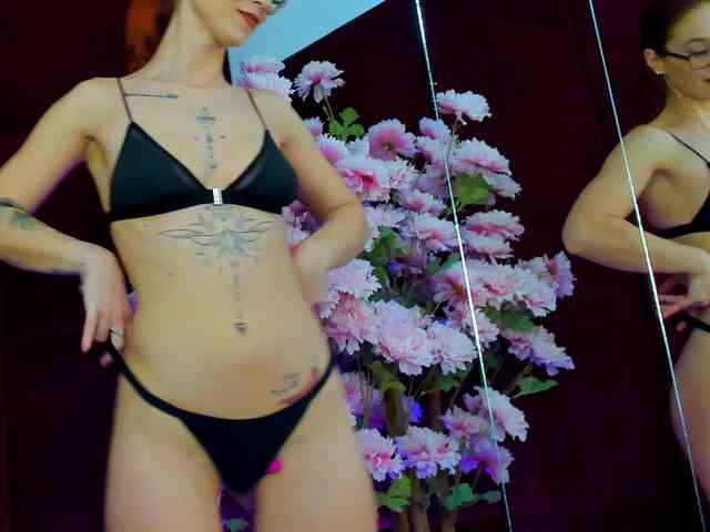 CollegeGirl69 webcam