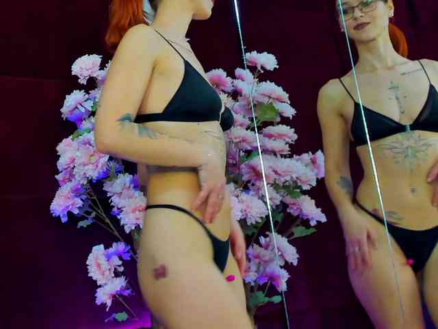 CollegeGirl69 webcam