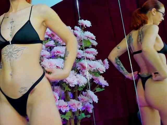 CollegeGirl69 webcam