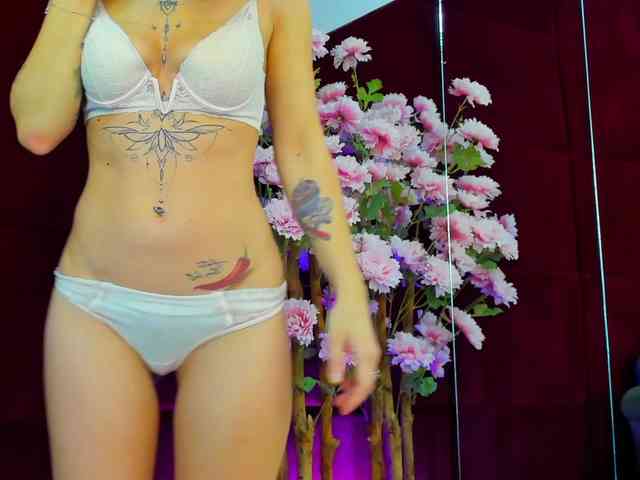 CollegeGirl69 webcam