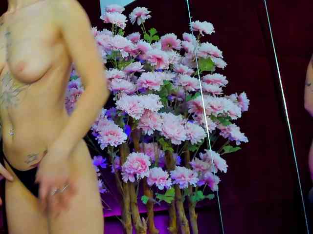 CollegeGirl69 webcam