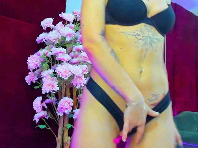 CollegeGirl69 webcam