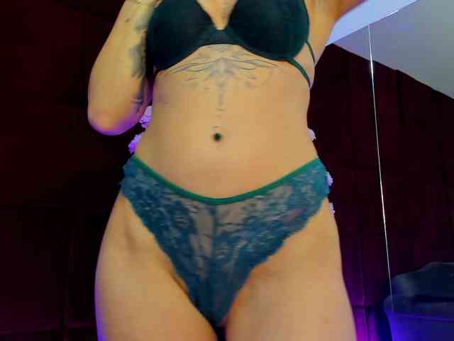 CollegeGirl69 webcam