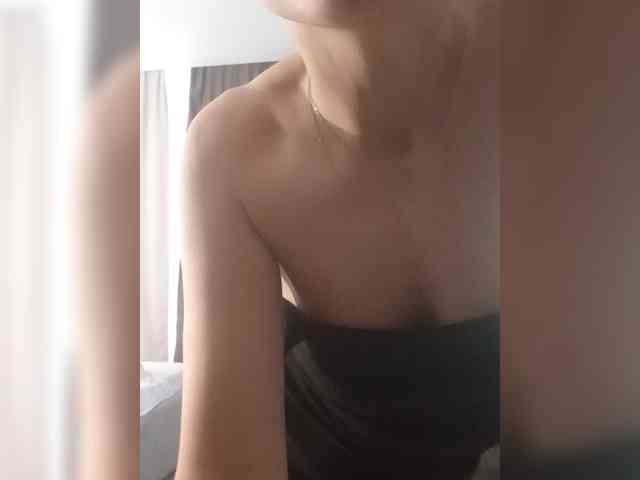 Lola-and-friends webcam