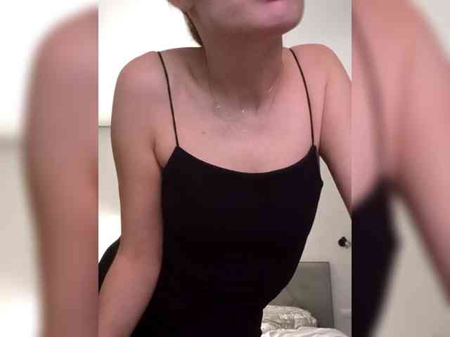 Lola-and-friends webcam