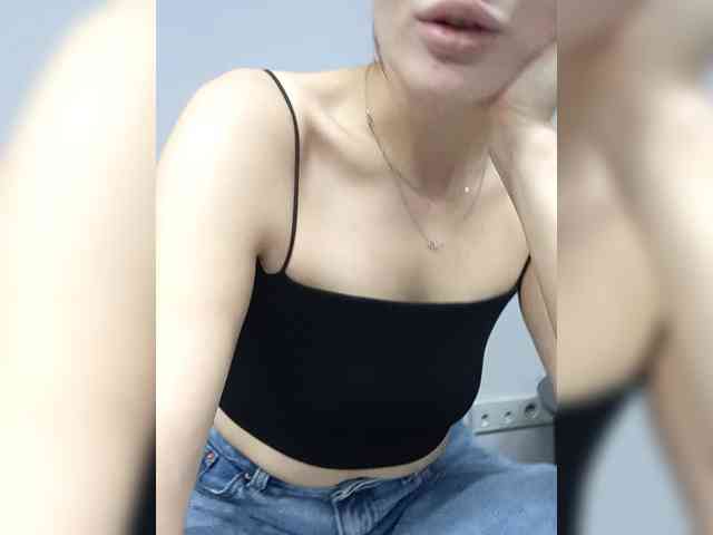 Lola-and-friends webcam