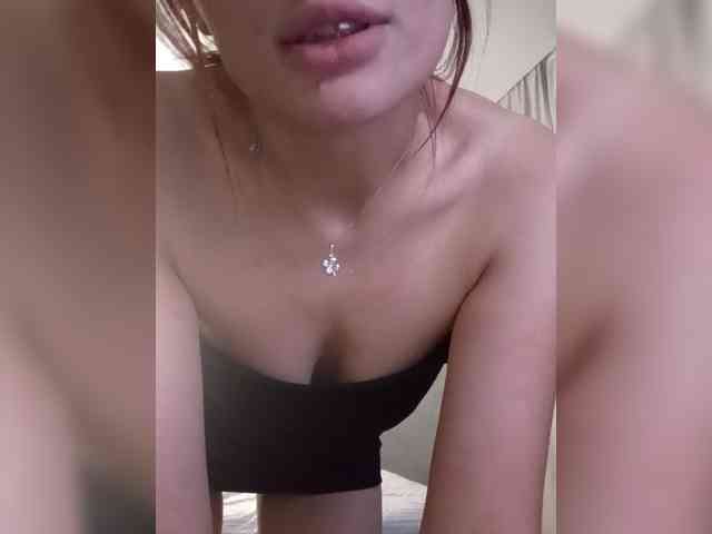 Lola-and-friends webcam