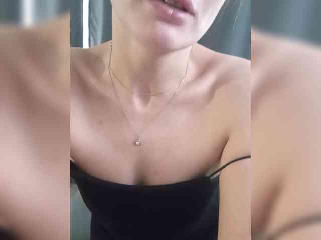 Lola-and-friends webcam