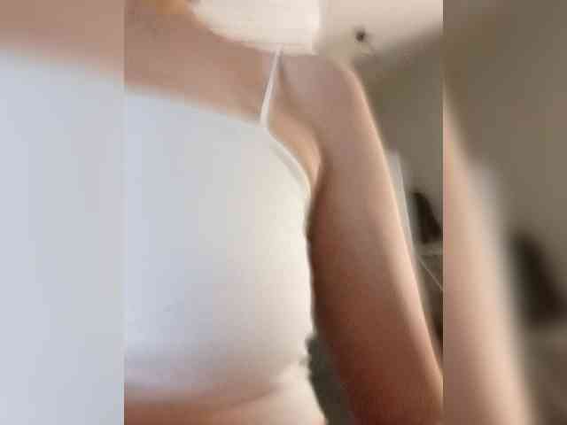 Lola-and-friends webcam