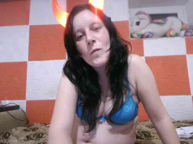 Larasaintporn webcam