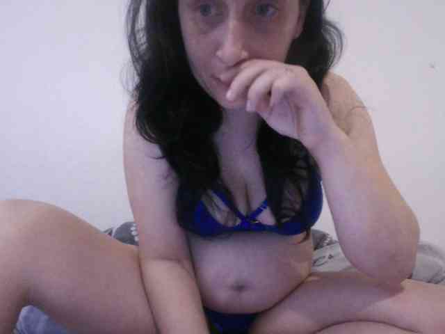 Larasaintporn webcam