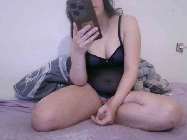 Larasaintporn webcam