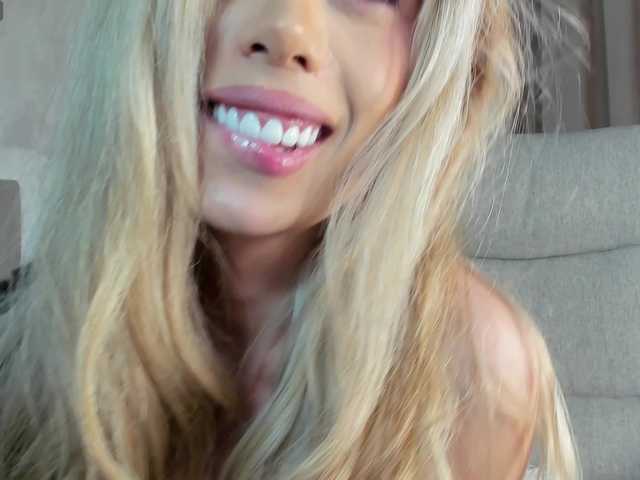 KaylaBenz's BongaCams show and profile