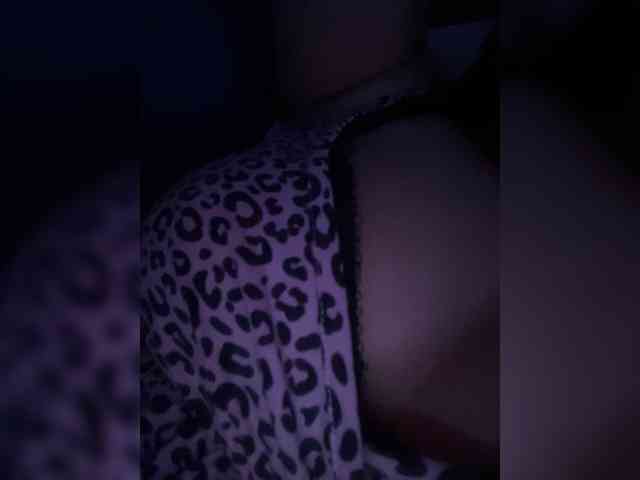 ariellaxx webcam