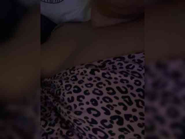 ariellaxx webcam