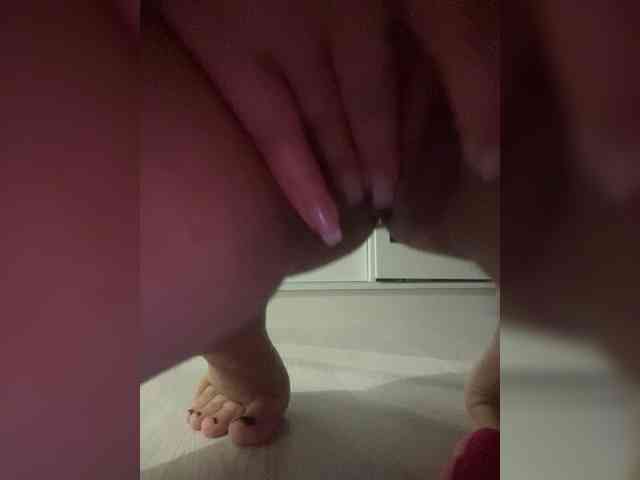 ariellaxx webcam
