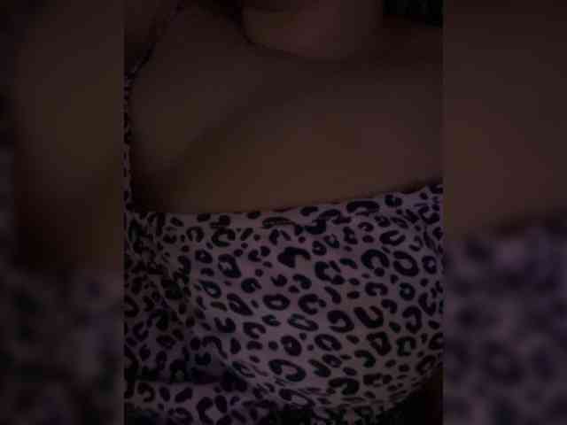 ariellaxx webcam