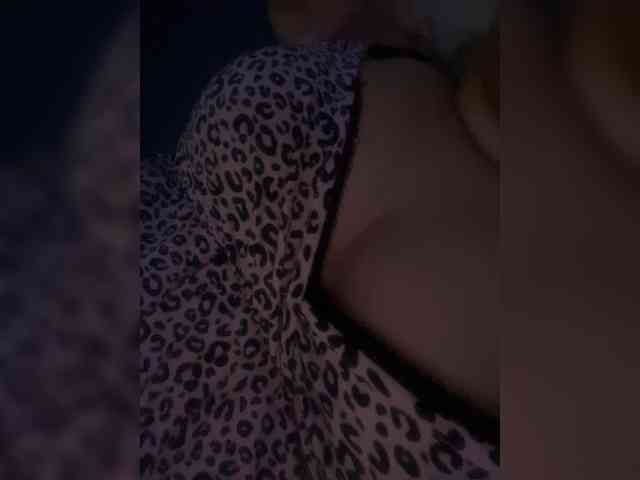 ariellaxx webcam