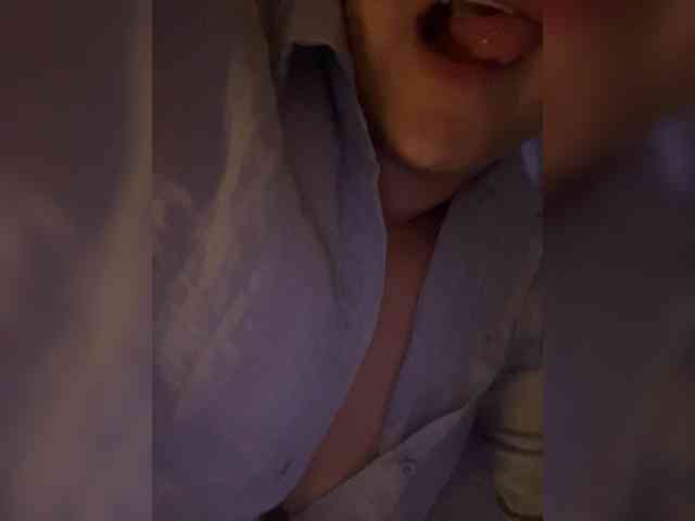 ariellaxx webcam