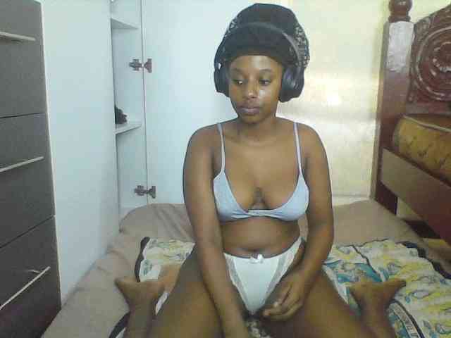 Sugarlittleplum webcam