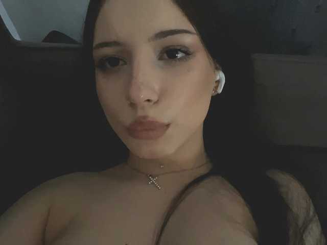 ShandraVanderwege's BongaCams show and profile