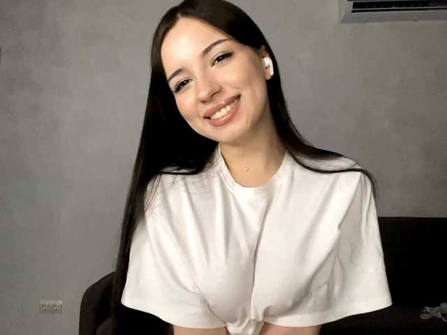 ShandraVanderwege's BongaCams show and profile