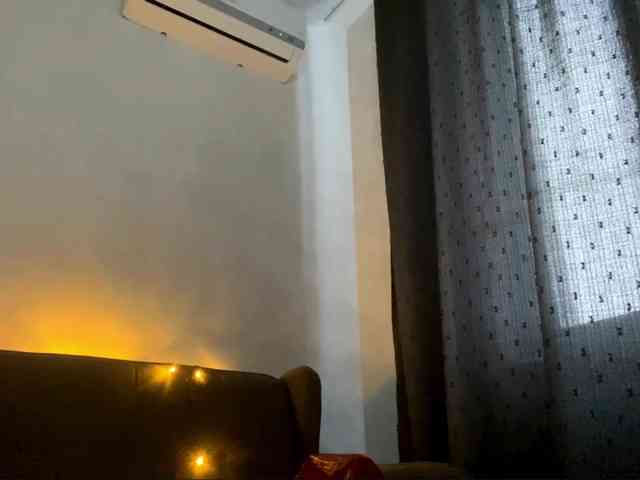 ShandraVanderwege webcam